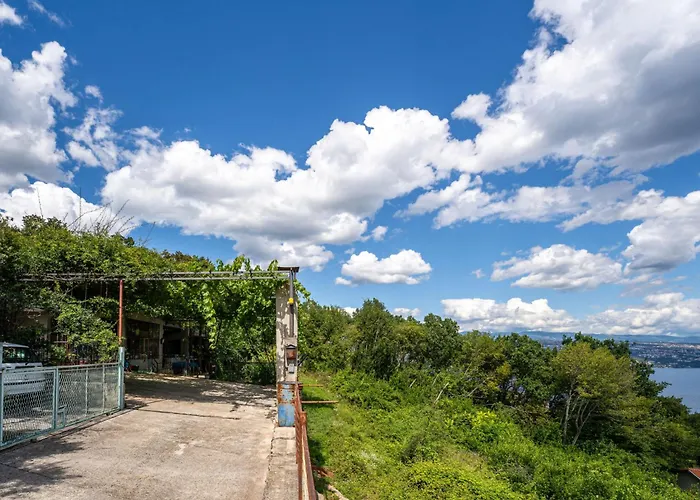 Zora By Interhome Abbázia